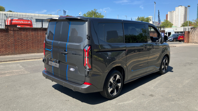 Ford Transit Custom 320 L1 Petrol Fwd 2.5 PHEV 232ps H1 Double Cab Van Sport Auto - Image 10